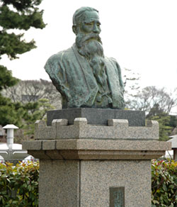 杉山彦三郎翁の胸像 （静岡市駿府公園内）